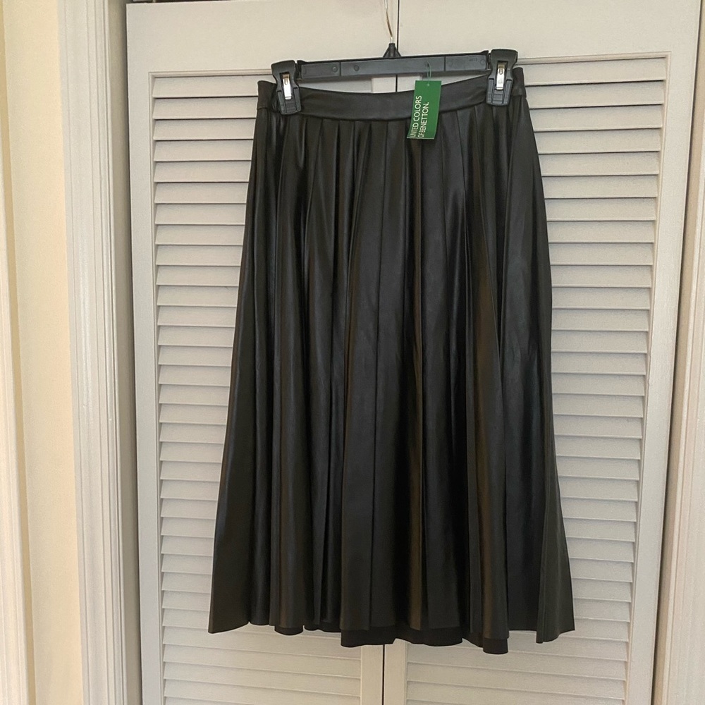 Faux leather pleated skirt